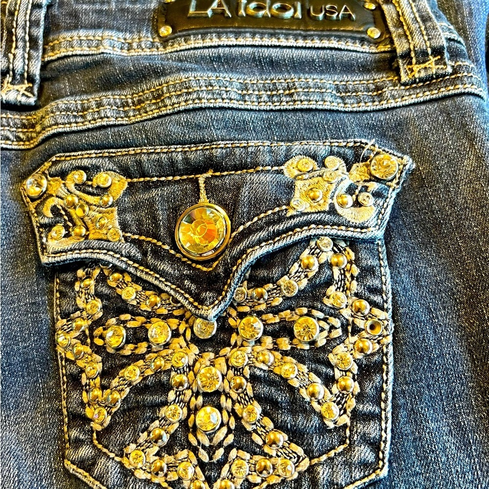 L. A .Idol Capri Jeans size 11 W 33"Length 29"Rise 9"inseam 20"